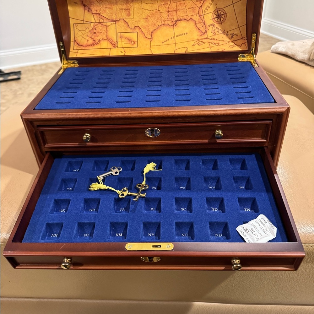 DANBURY MINT Wooden State Quarters Treasure Chest with Blue Velvet Interior